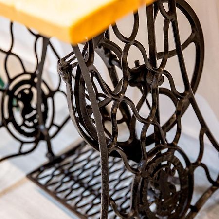 Miracolo Al Duomo Smart Accomodations Nápoly Kültér fotó