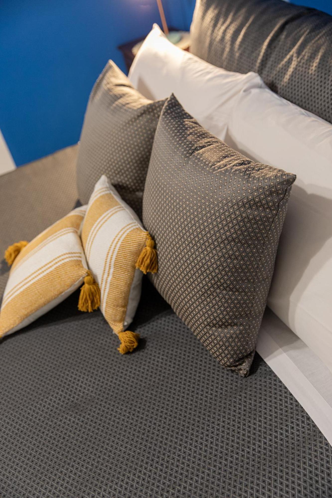 Miracolo Al Duomo Smart Accomodations Nápoly Kültér fotó